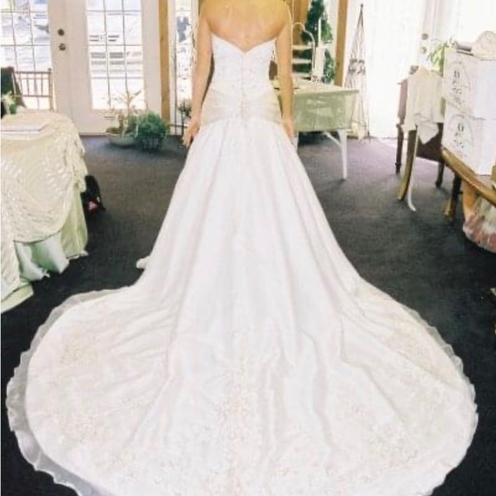 Allure Bridals wedding dress, Size 8, champagne color